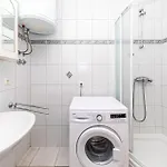 3 Bedroom In Okrug Gornji Apartment *