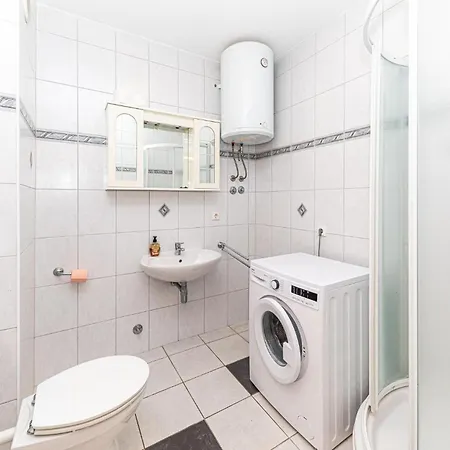 3 Bedroom In Okrug Gornji * Trogir
