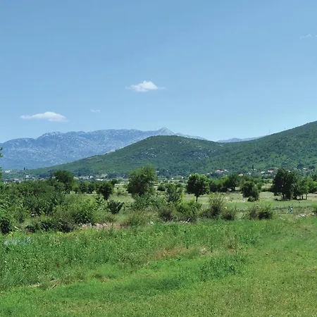 3 Bedroom In Okrug Gornji