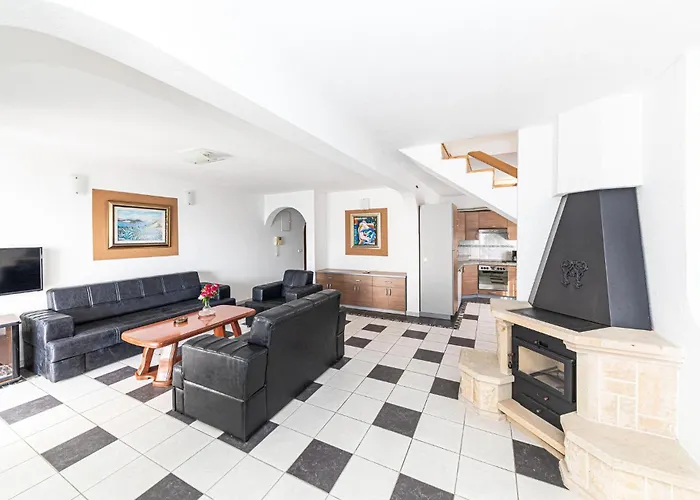 Awesome In Okrug Gornji Apartment Trogir